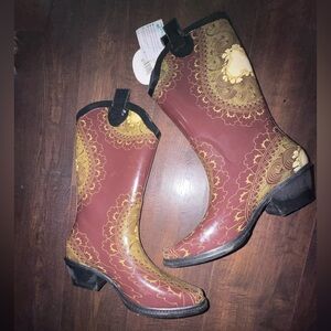 DAV Rain Boots Burgundy & Gold Western Style Patterned Boots